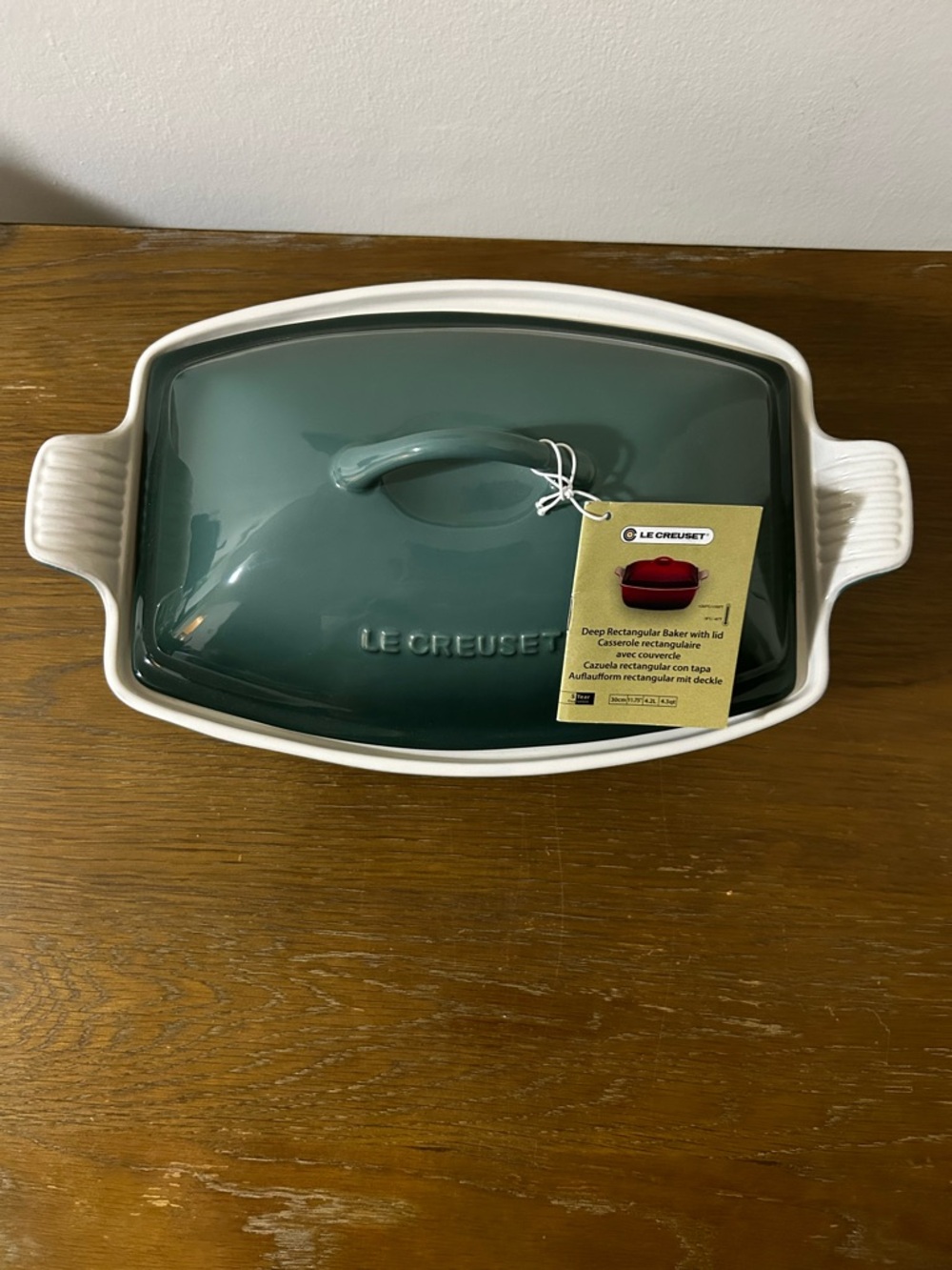 Le Creuset Rectangular Bake Dish with Lid - Picture 2 of 9